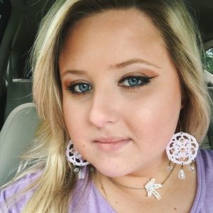Meet your Posher, Emalee